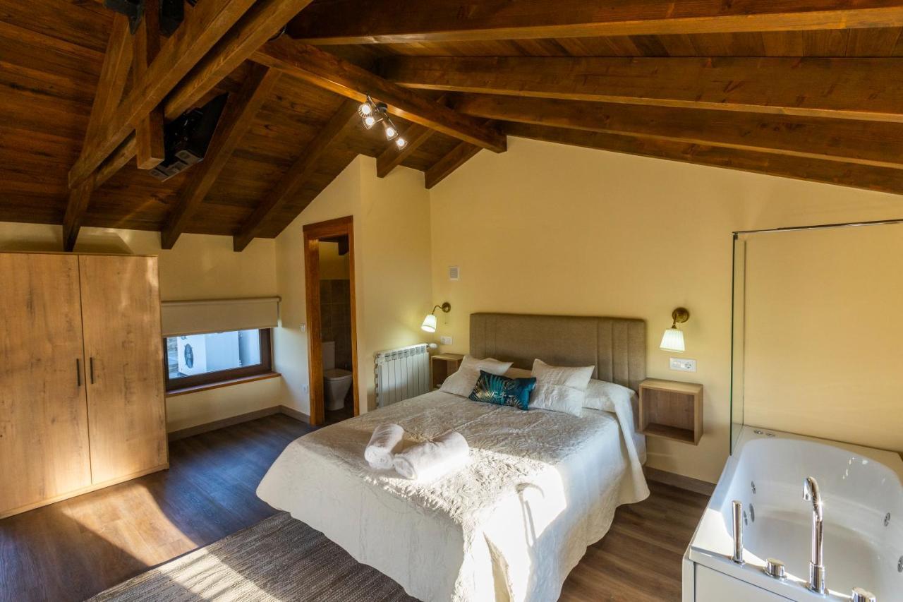 Apartamentos Casona Del Campo Navia Bagian luar foto
