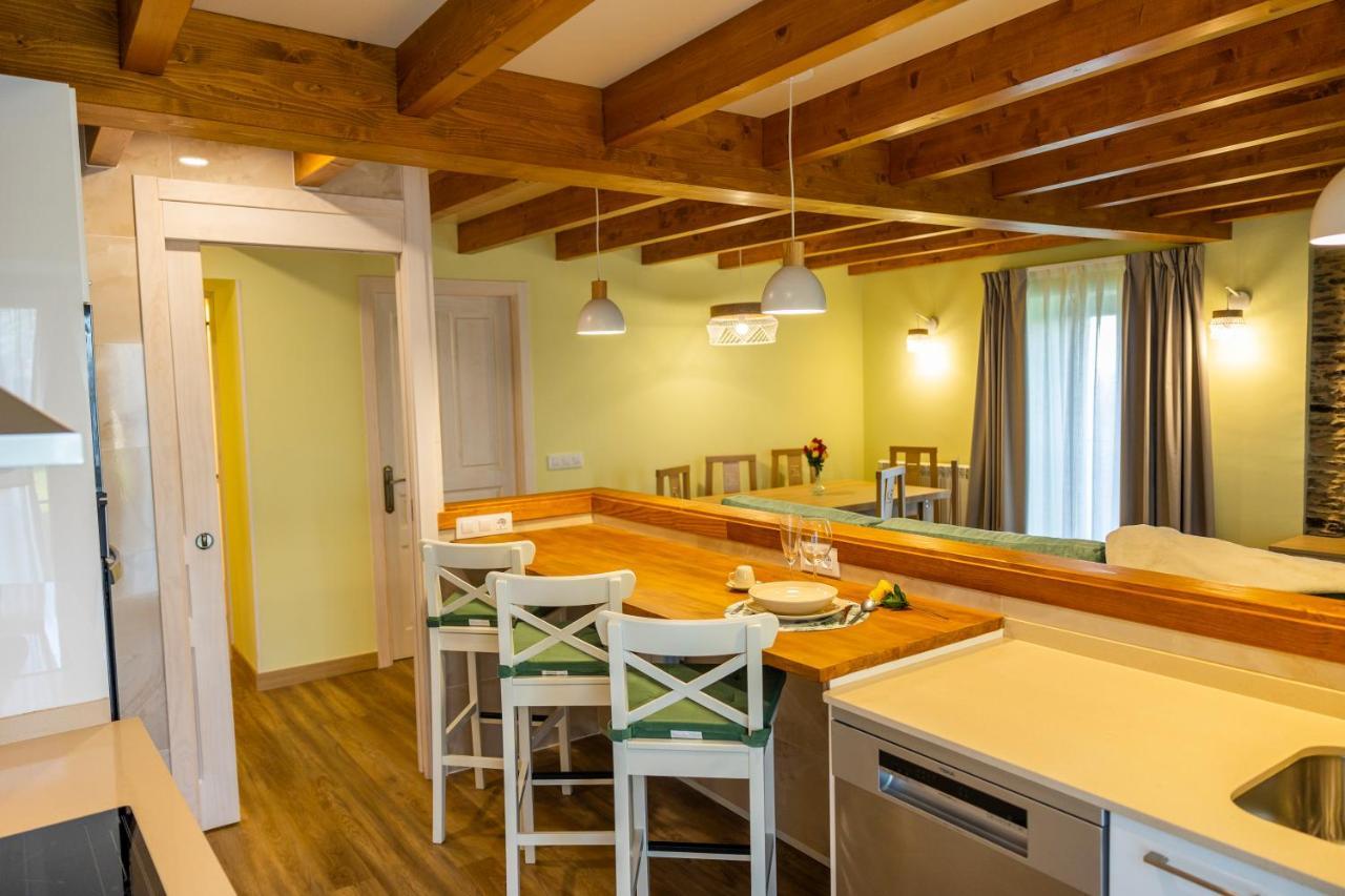 Apartamentos Casona Del Campo Navia Bagian luar foto